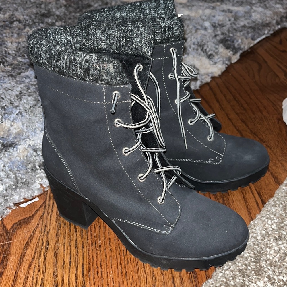 chunky heel suade fur lined boots BARELY WORN